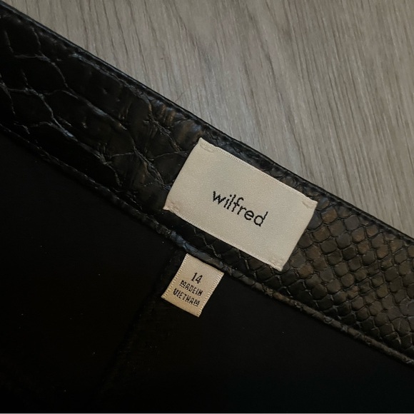 Aritzia Wilfred The Melina Pant - Faux Snakeskin Leather Wide Leg Pant - Picture 5 of 10